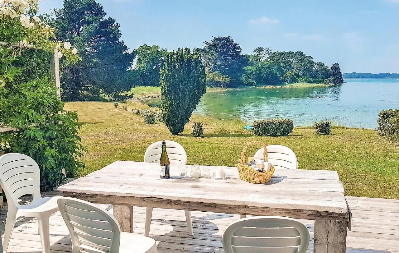 Сasa de vacaciones Beautiful Home In Pont Labbe With Wifi